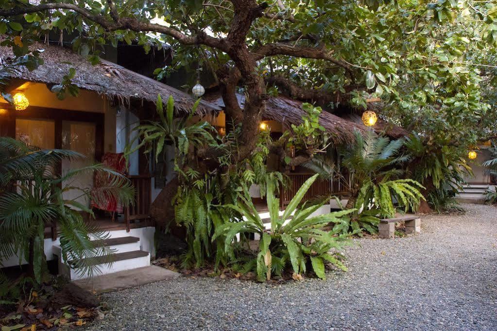 Blue Bayou Bungalows Balabag  Exteriör bild